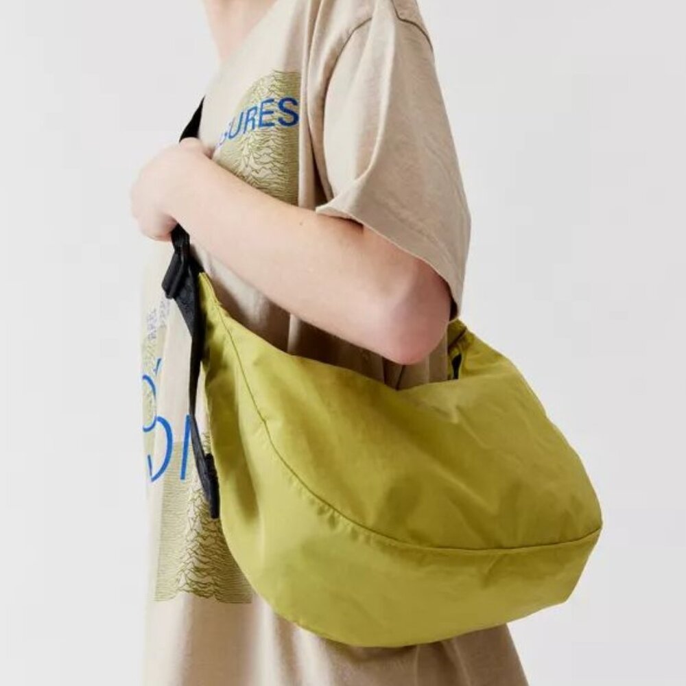 NWT Baggu Crescent Bag Medium - Lemongrass - Picture 3 of 4